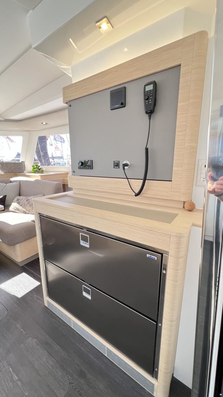 Fountaine Pajot 44