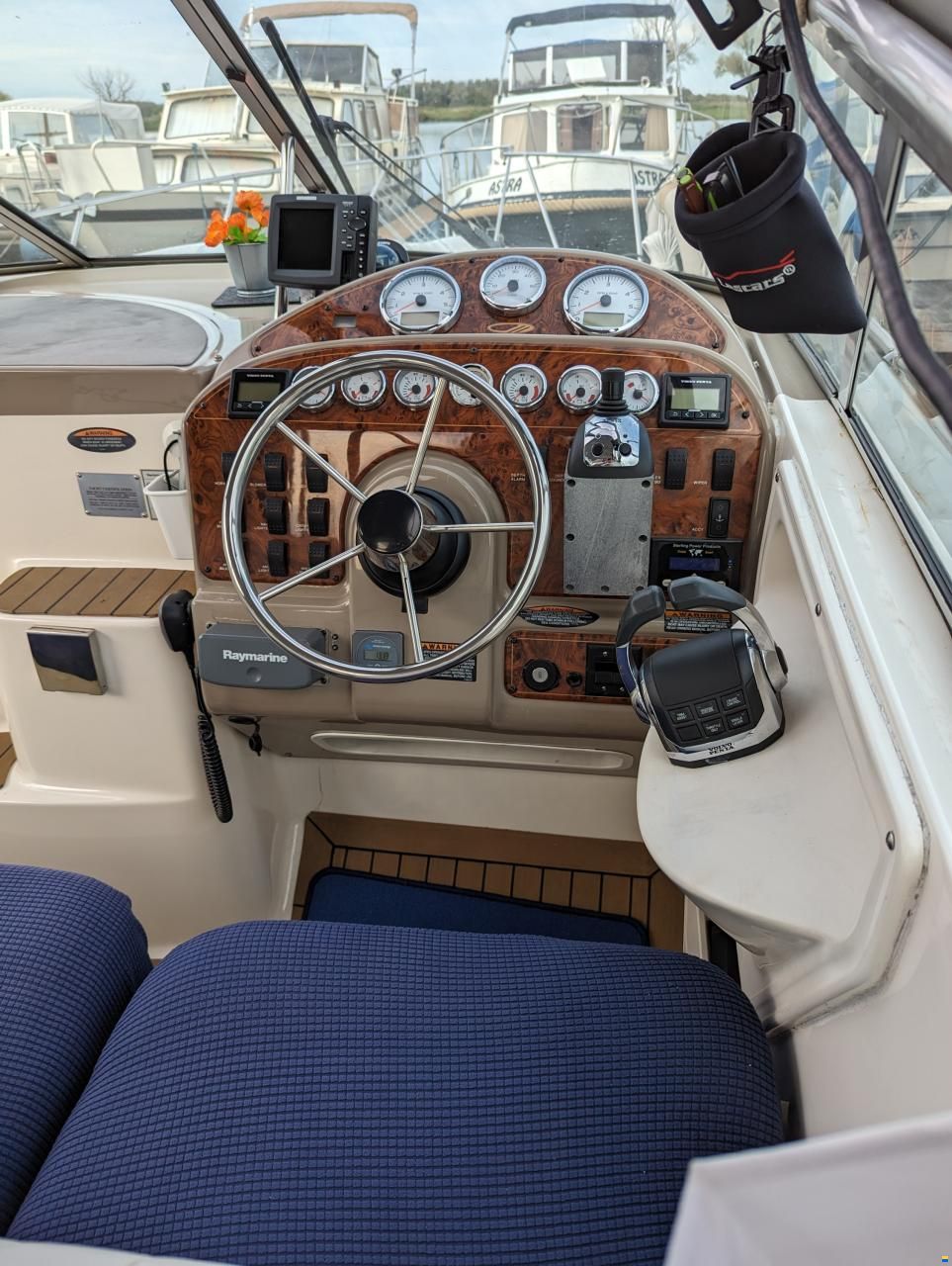Maxum 2900