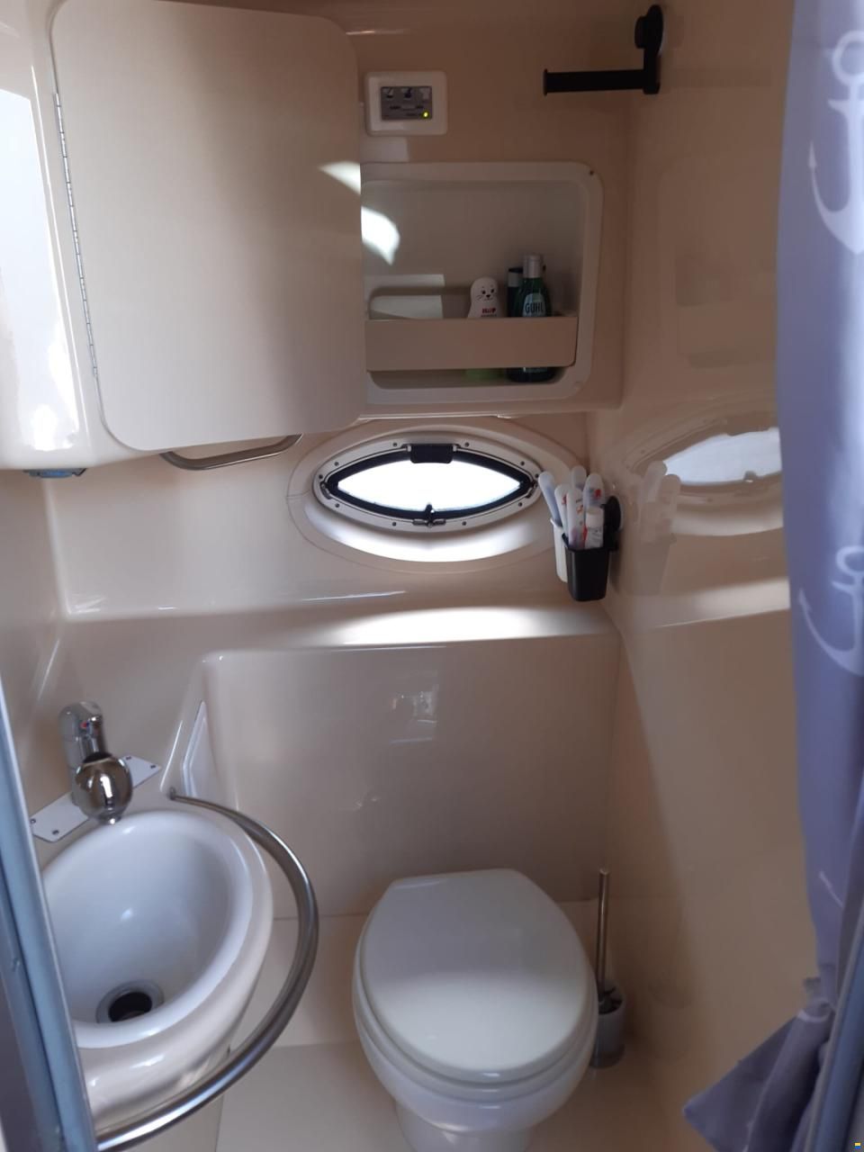 Maxum 2900