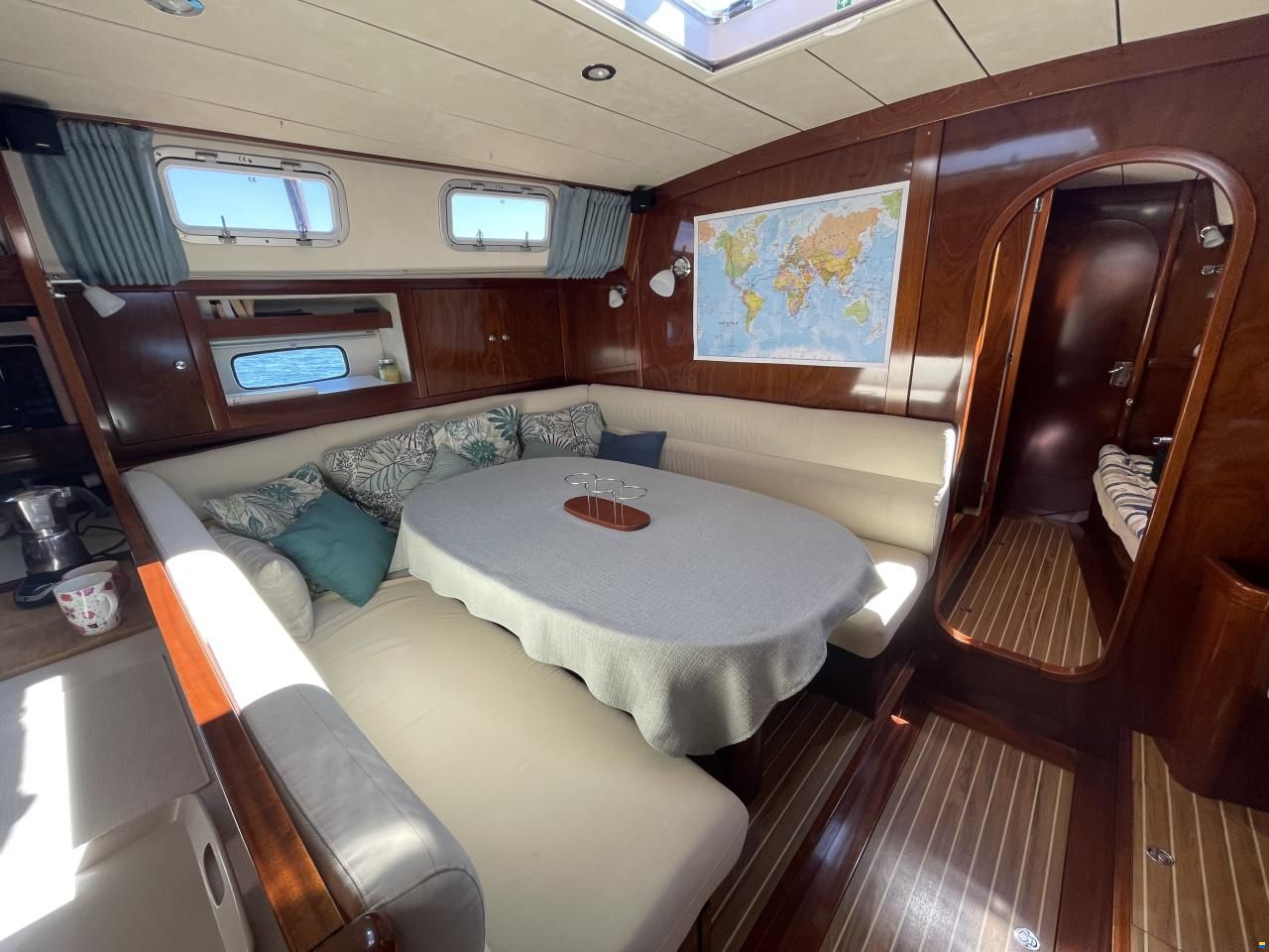 Amel 54
