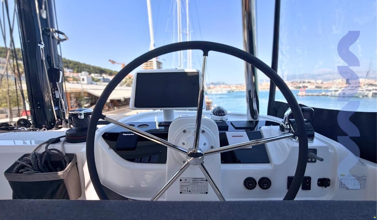 Lagoon 55