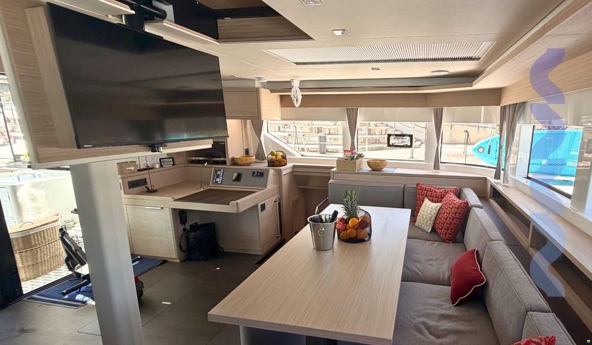 Lagoon 55