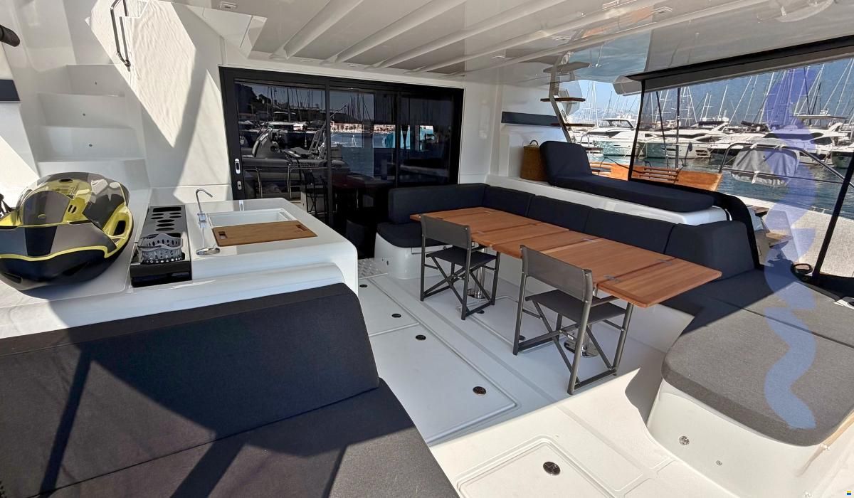 Lagoon 55