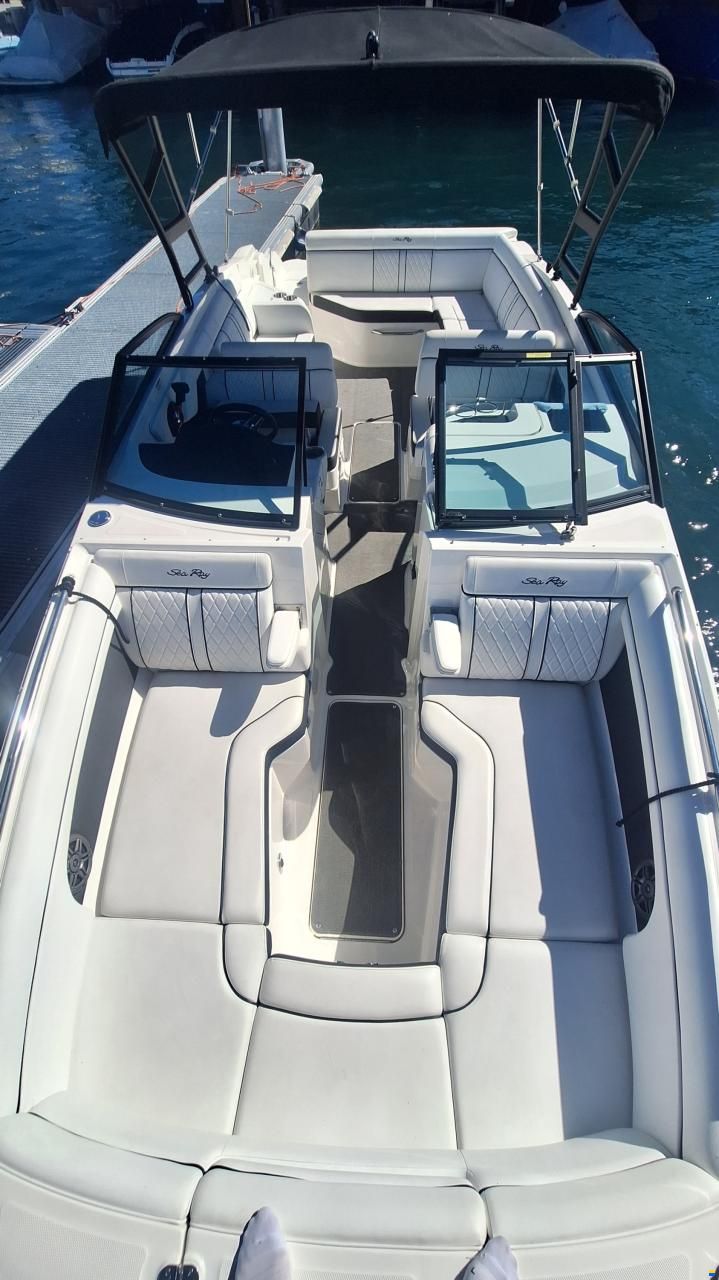 Sea Ray Sun Deck 270