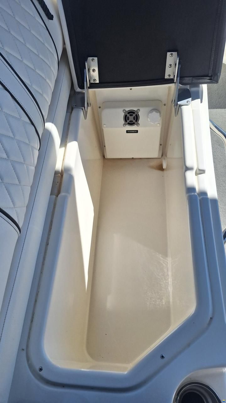 Sea Ray Sun Deck 270