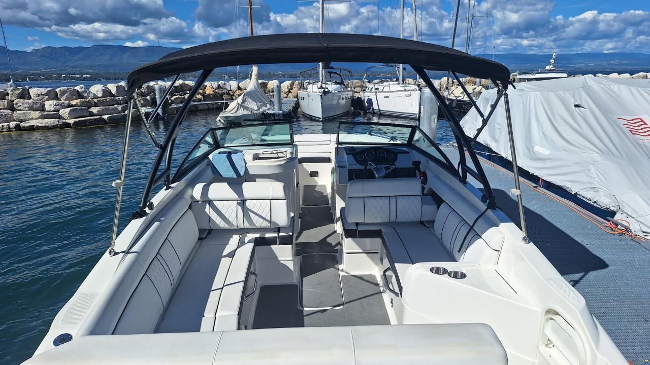 Sea Ray Sun Deck 270