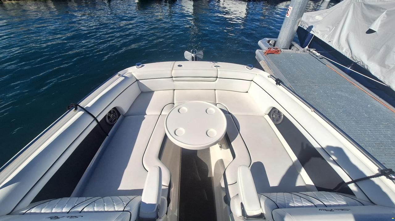 Sea Ray Sun Deck 270