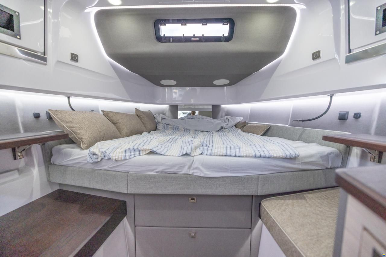 Axopar 45 XC Cross Cabin