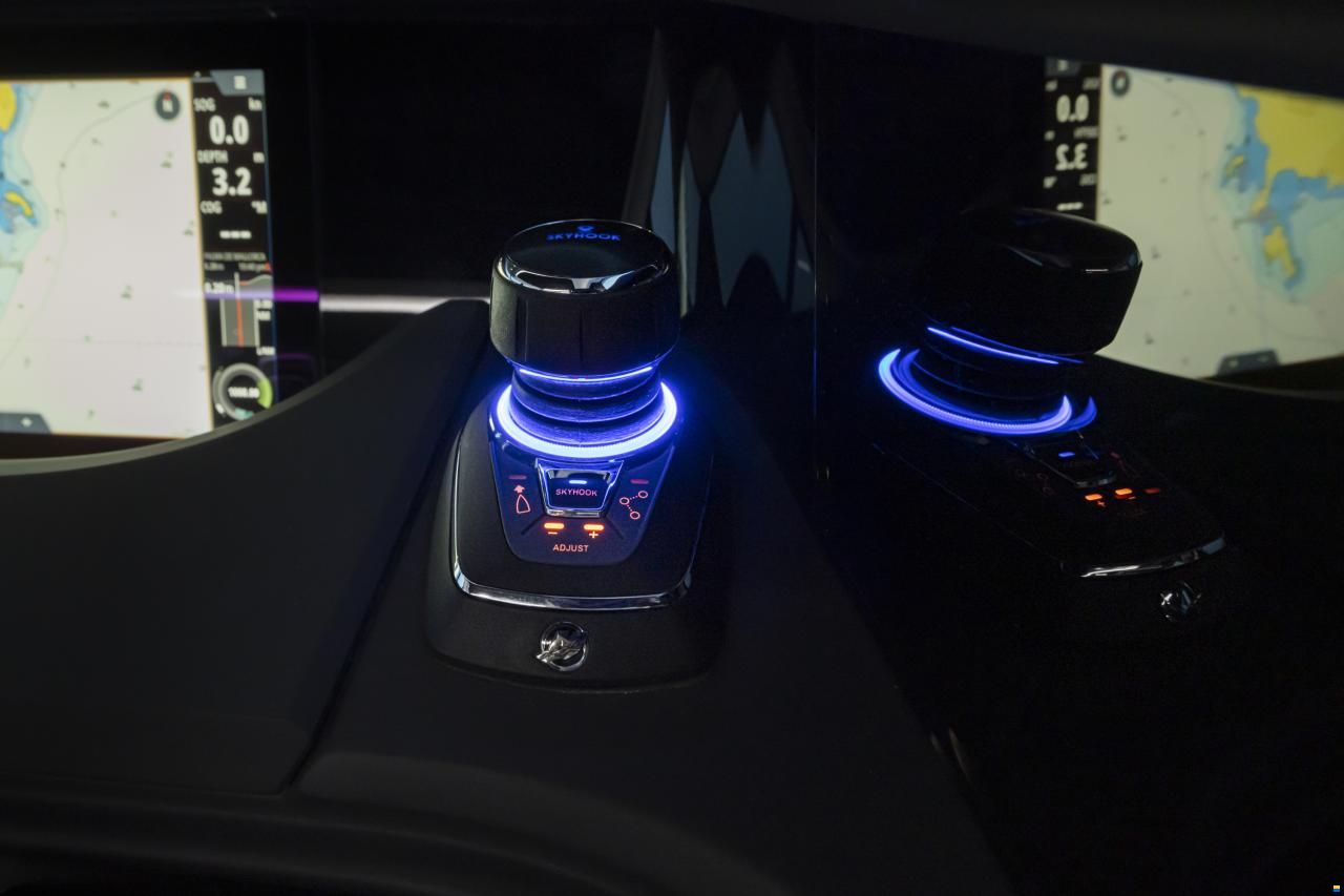 Axopar 45 XC Cross Cabin
