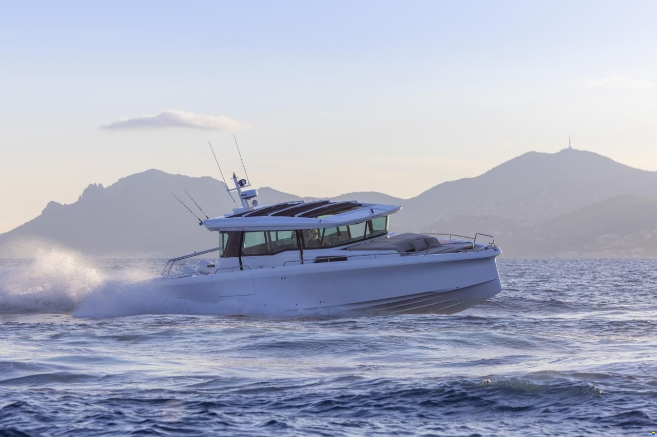 Axopar 45 XC Cross Cabin