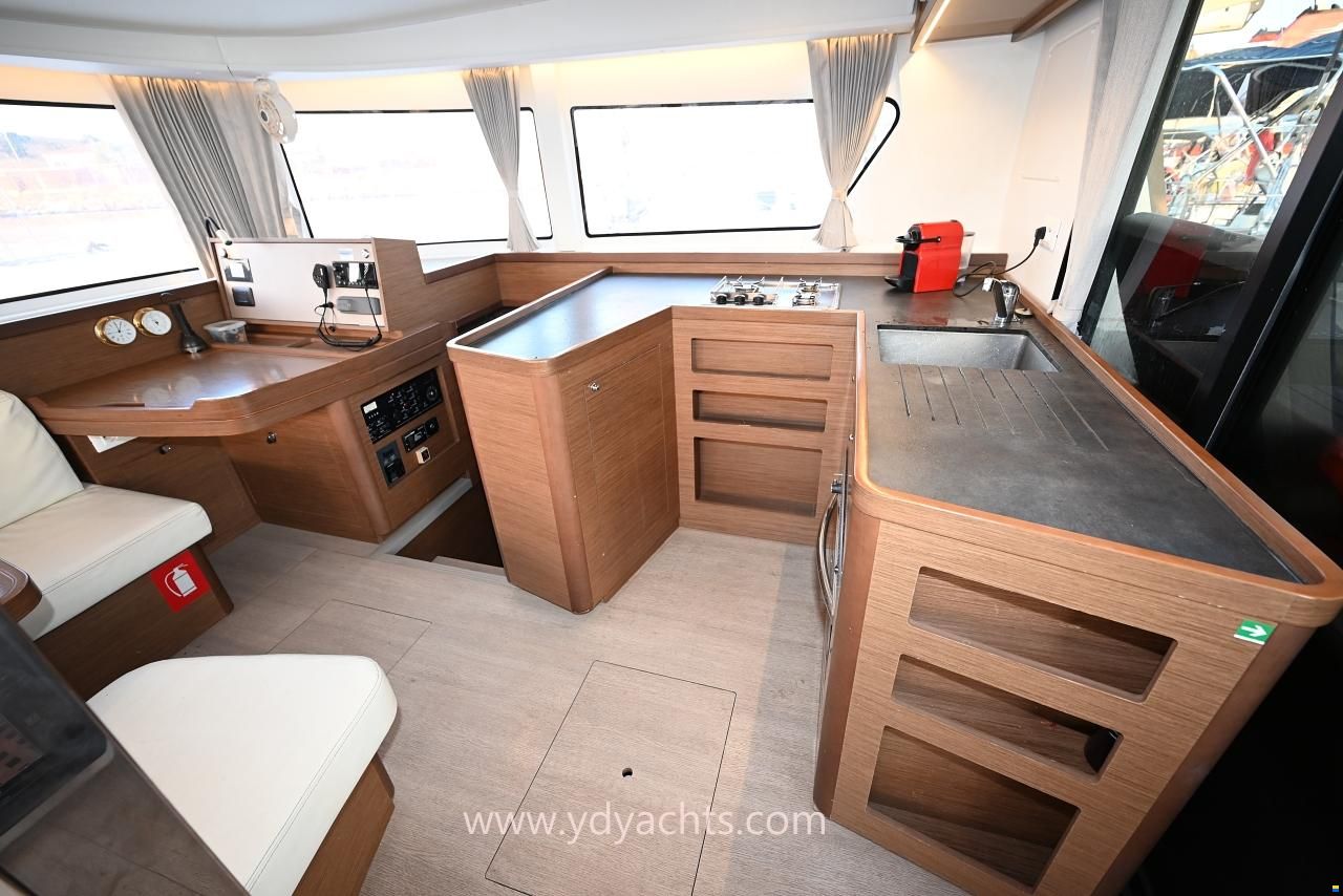 Lagoon 42
