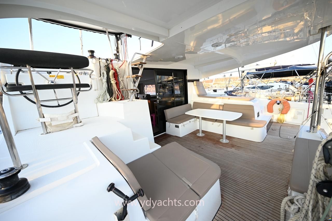 Lagoon 42
