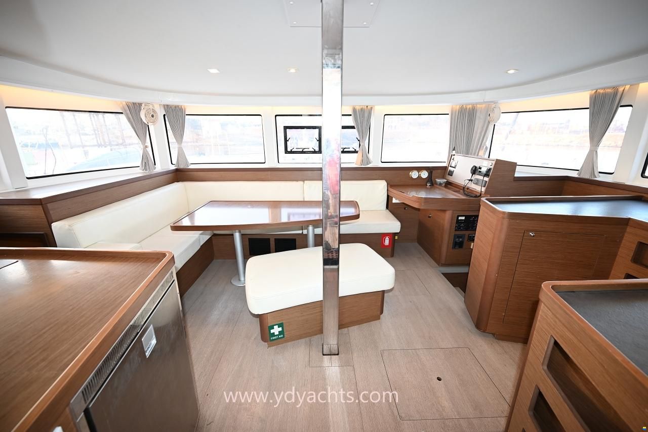 Lagoon 42