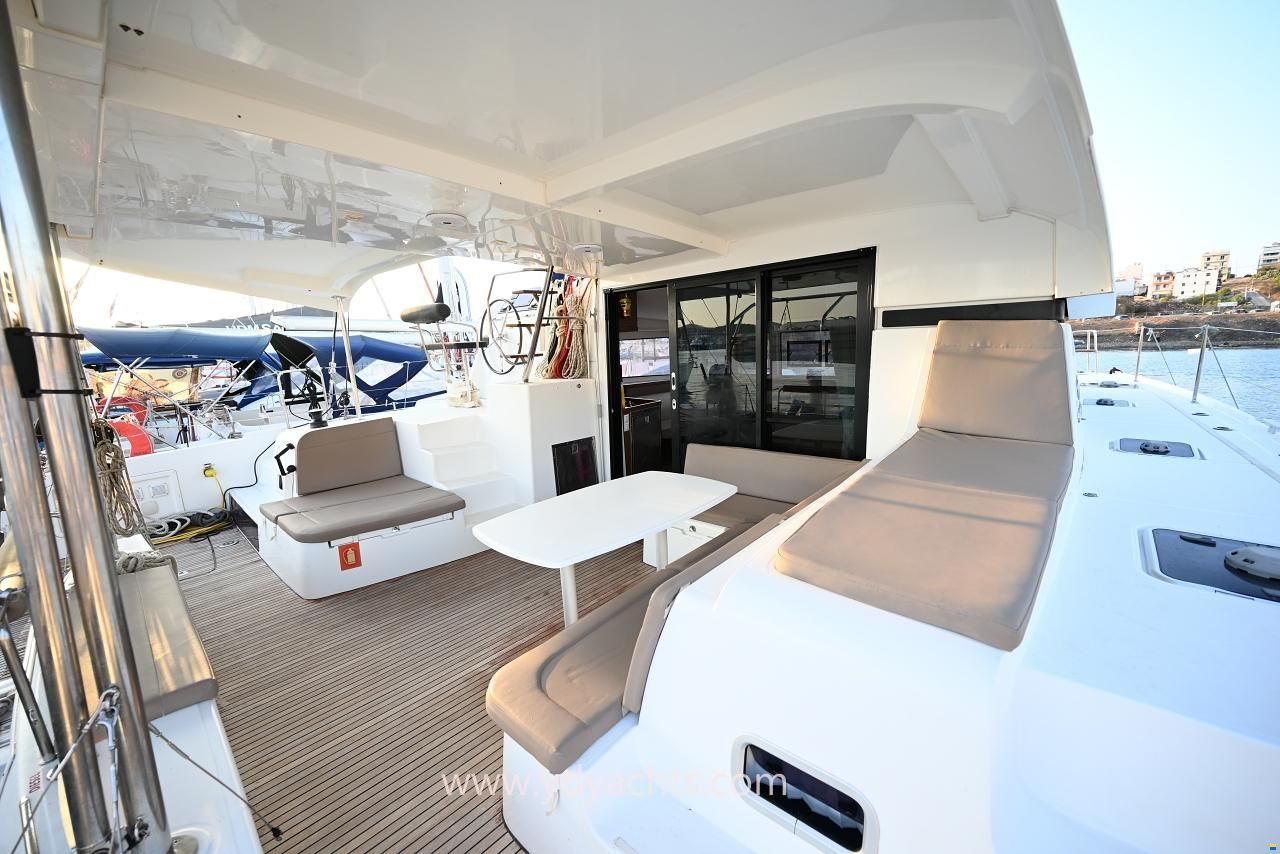 Lagoon 42