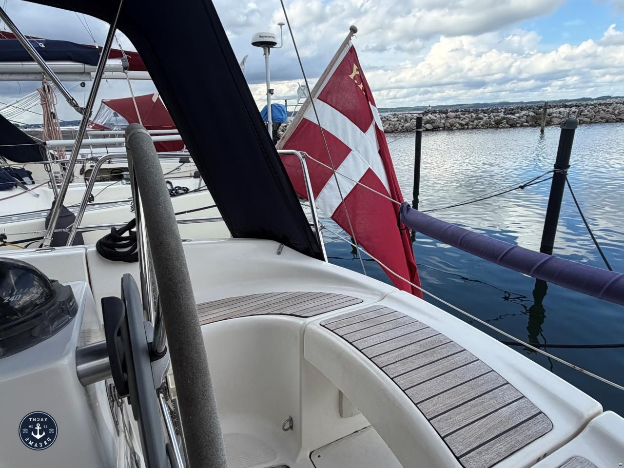 Bavaria 32