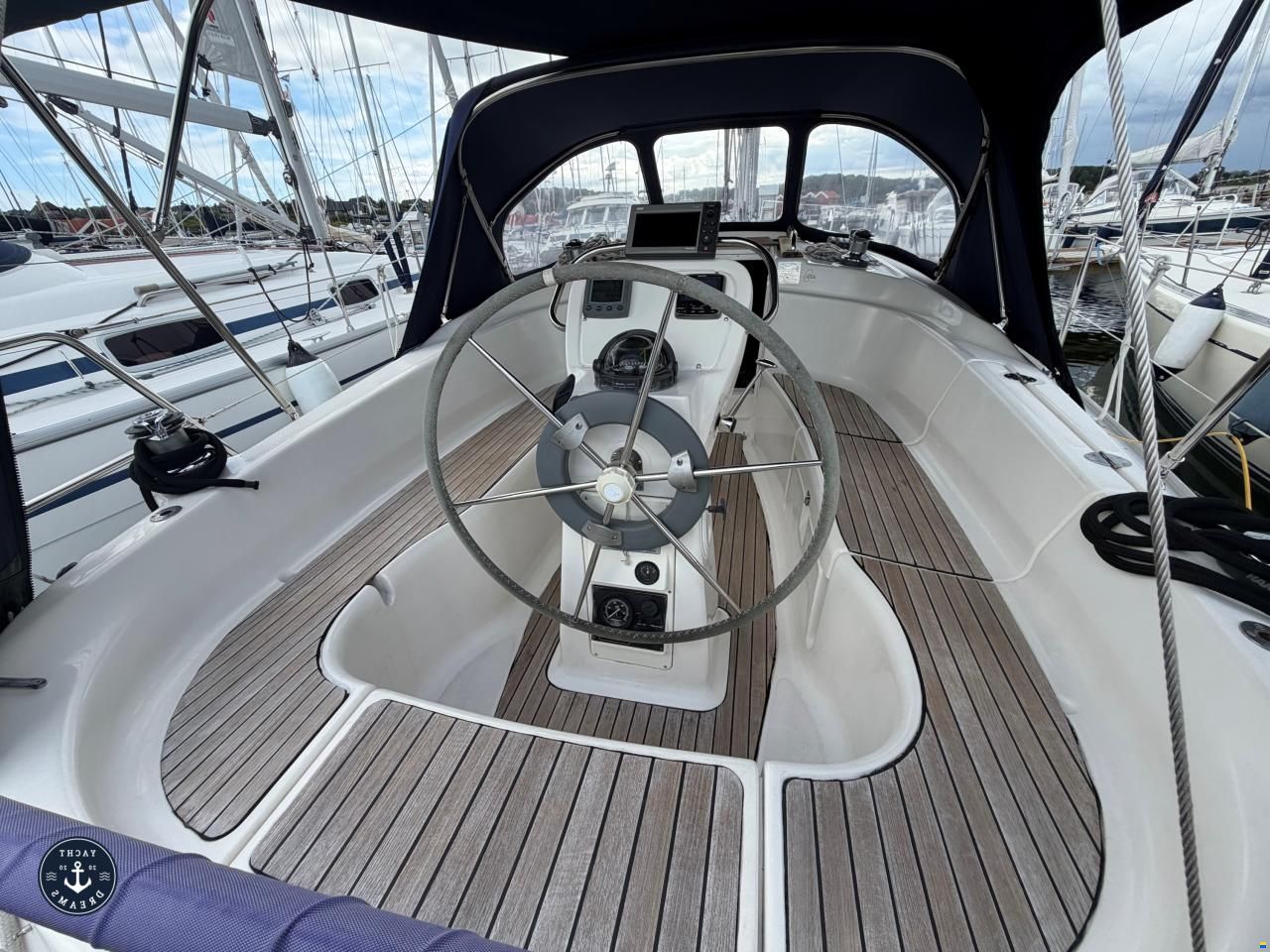 Bavaria 32