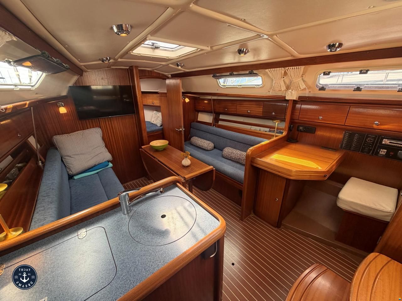Bavaria 32