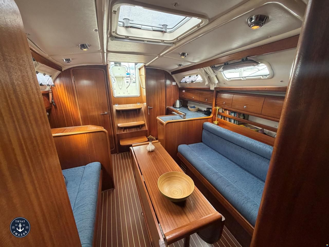 Bavaria 32