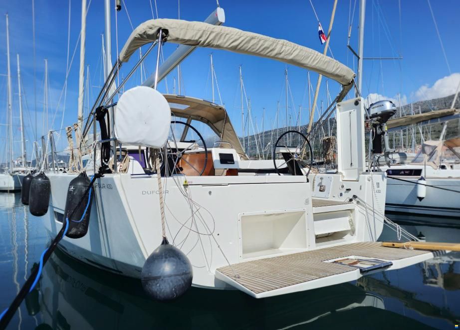 Dufour 430 Grand Large