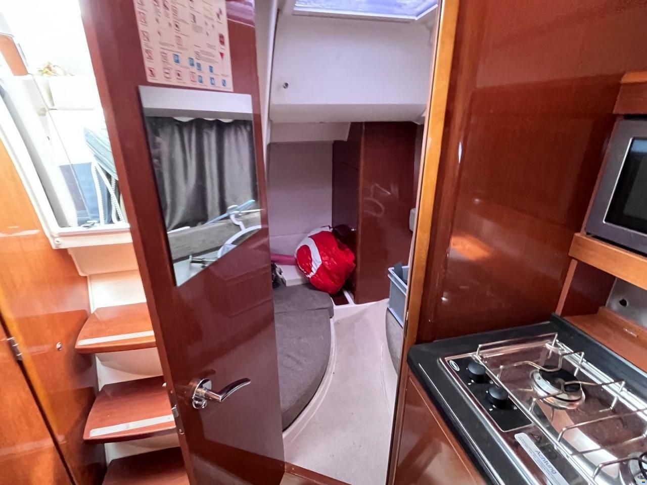 Jeanneau Leader 8