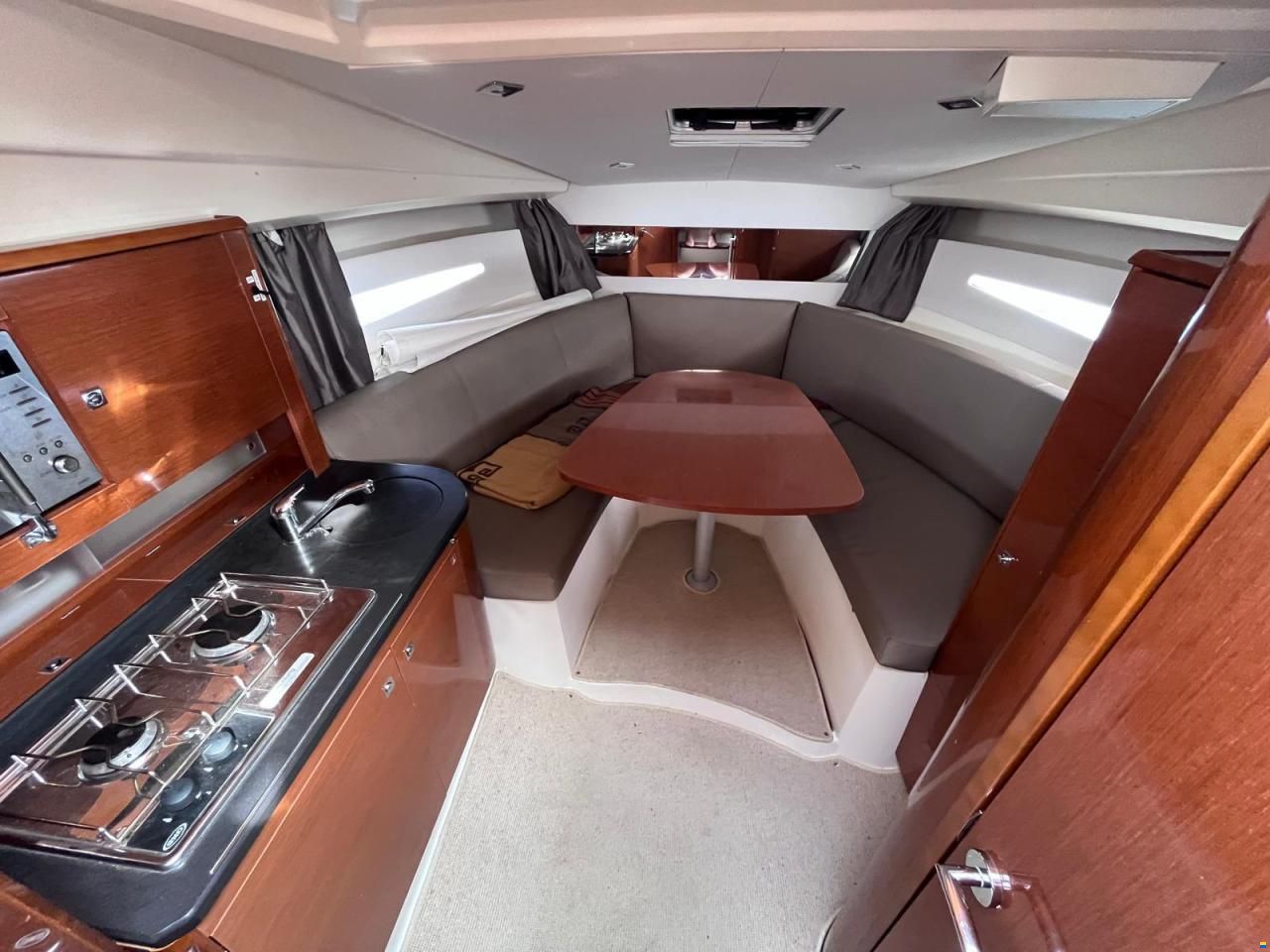 Jeanneau Leader 8