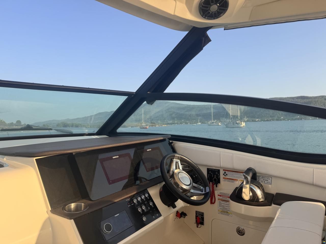 Sea Ray Sundancer 320 DME