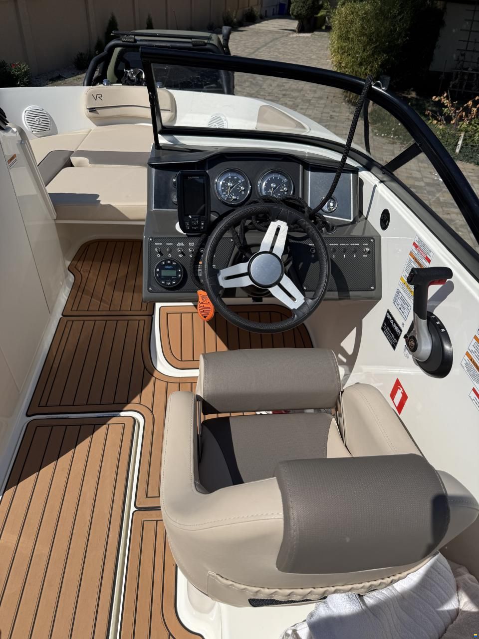 Bayliner VR6