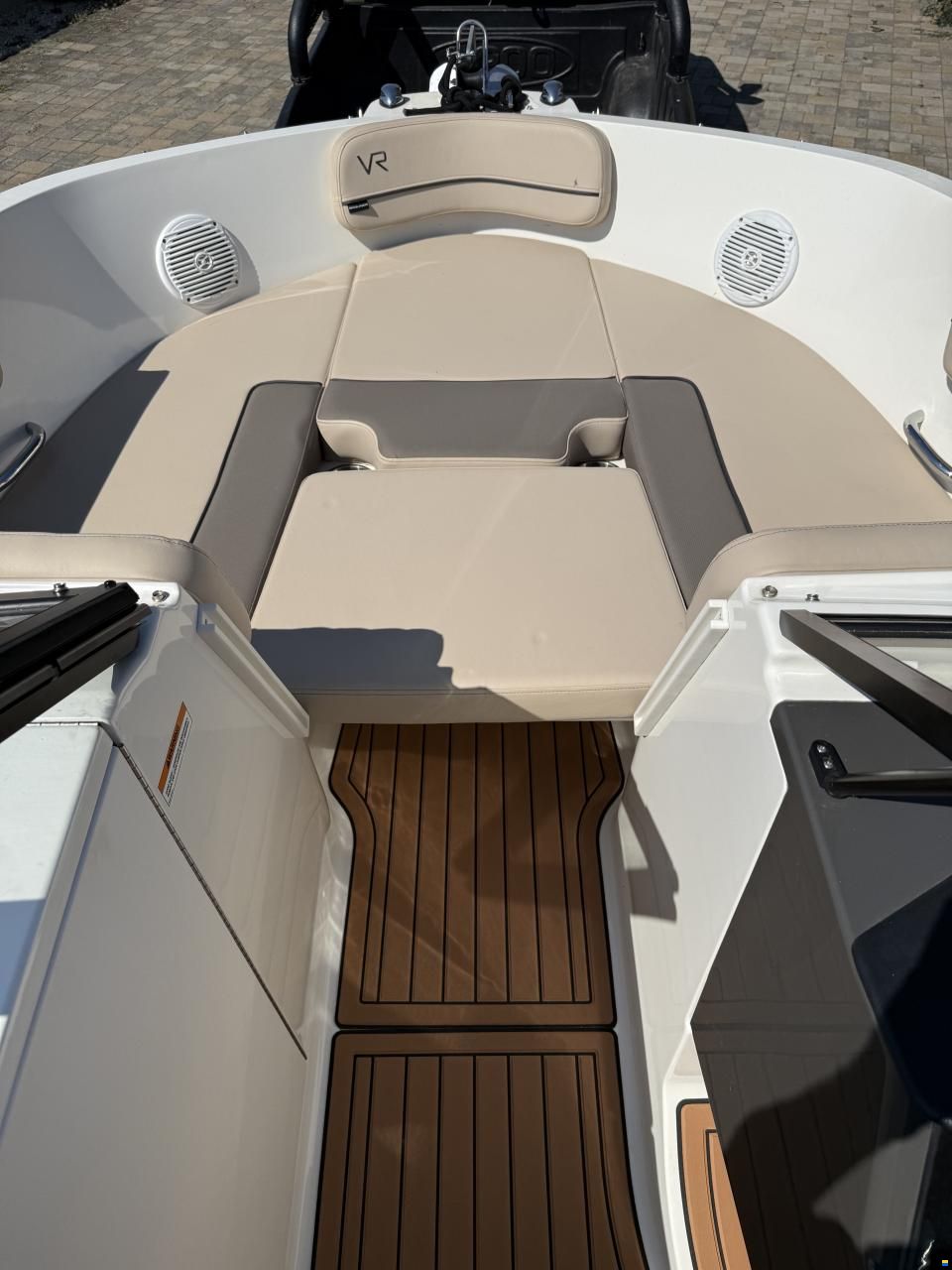 Bayliner VR6