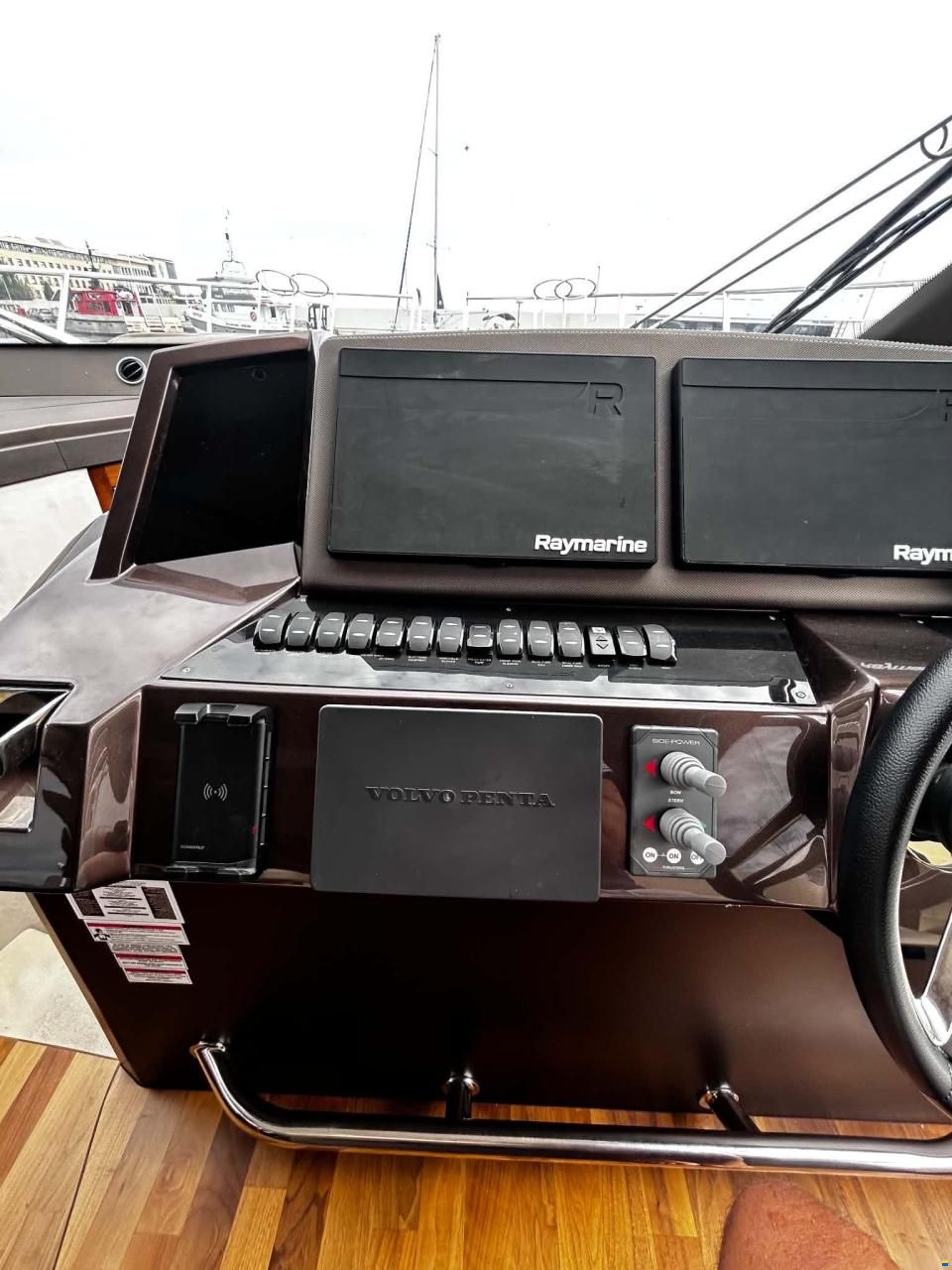 Galeon 400 Fly