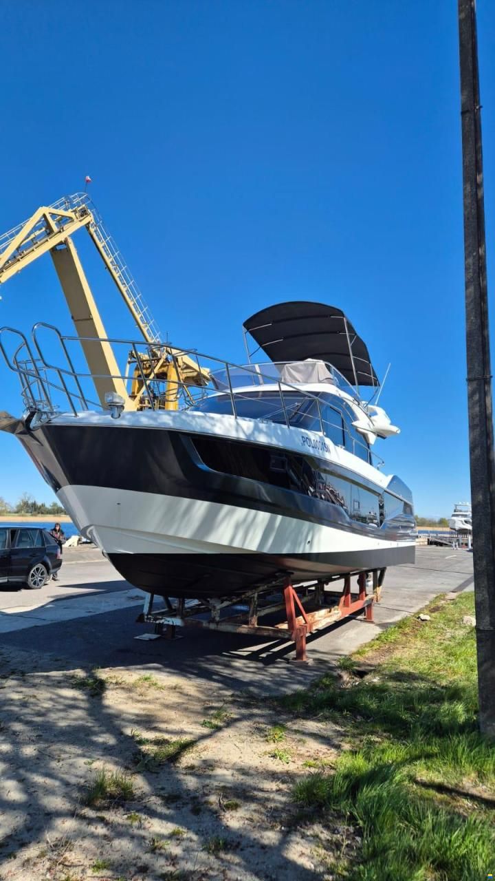 Galeon 400 Fly