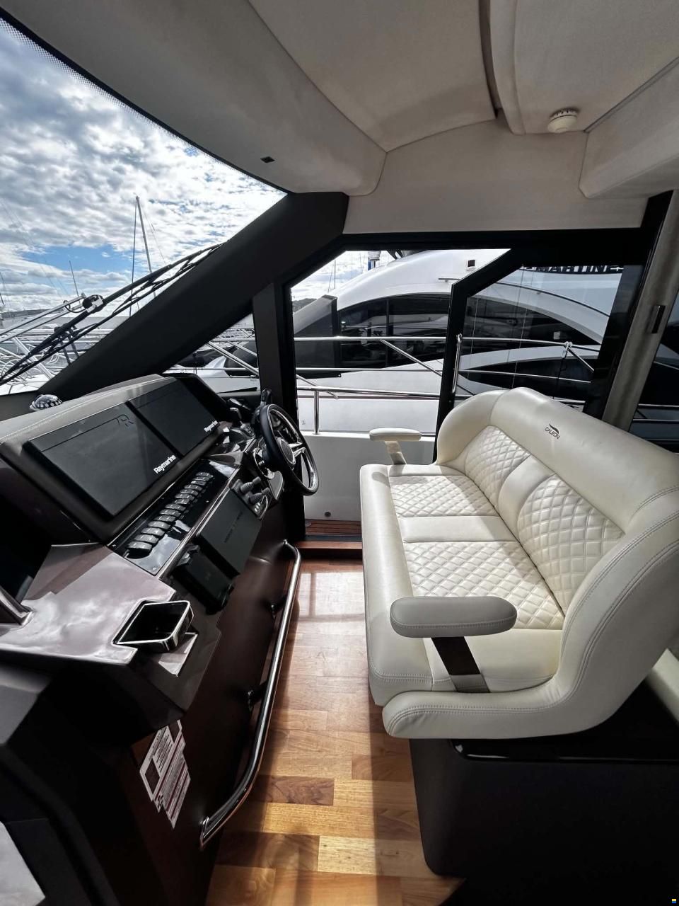 Galeon 400 Fly