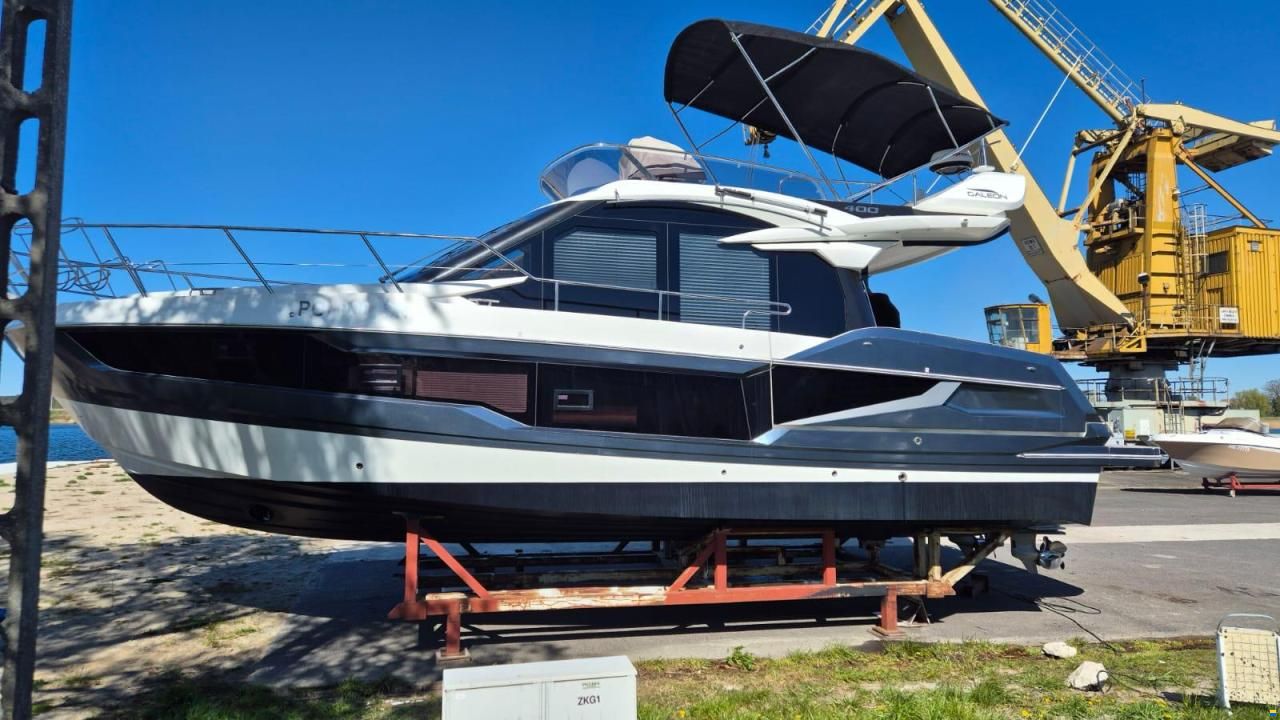 Galeon 400 Fly