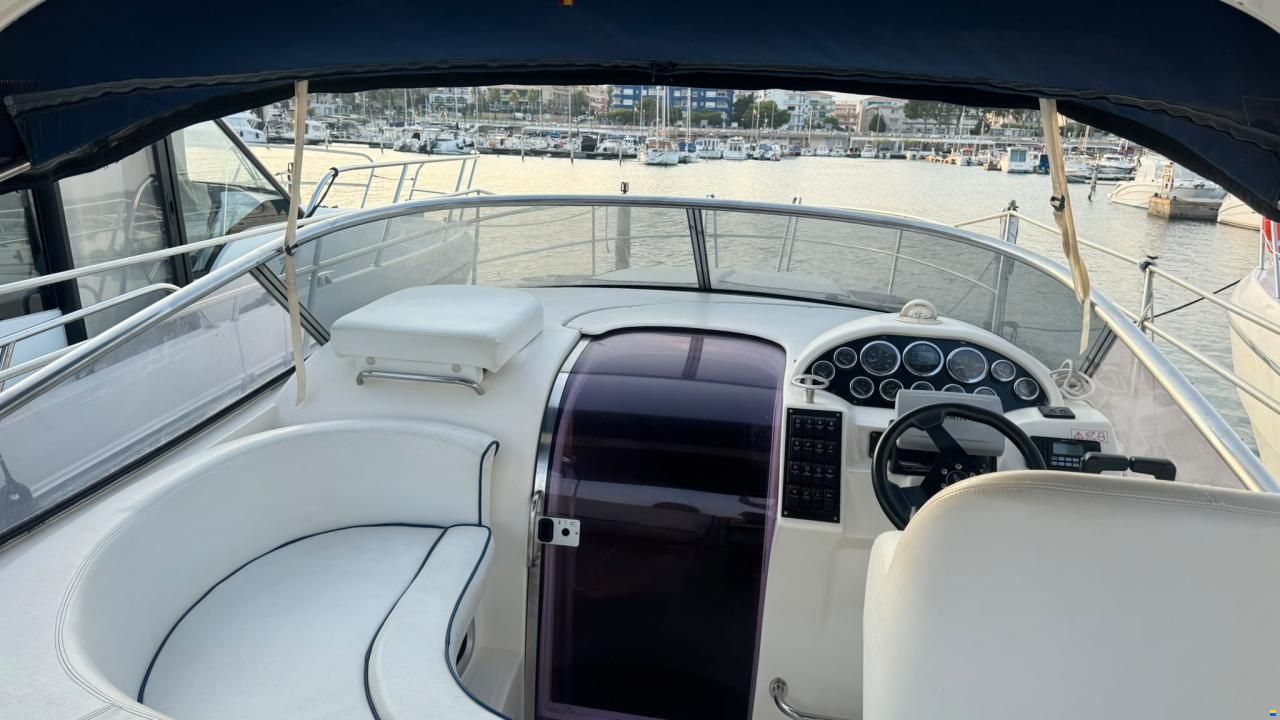 Bavaria 32