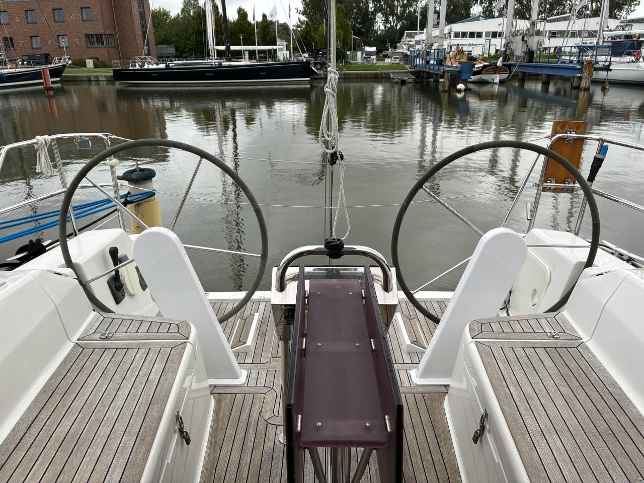 Hanse 375