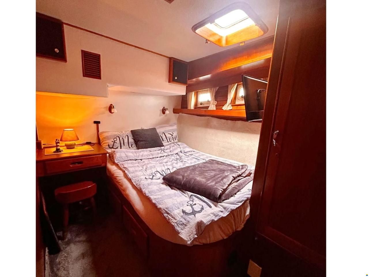 Kong & Halvorsen Island Gypsy 44