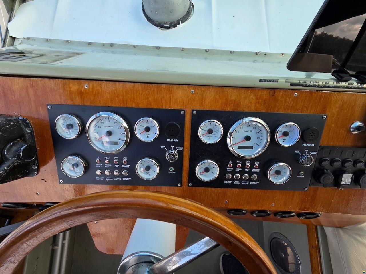 Coronet 32 Oceanfarer