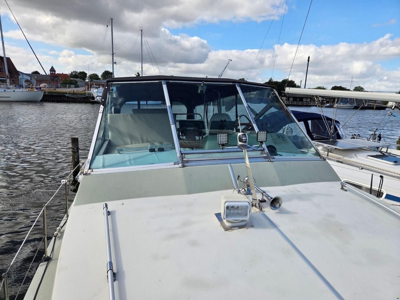 Coronet 32 Oceanfarer