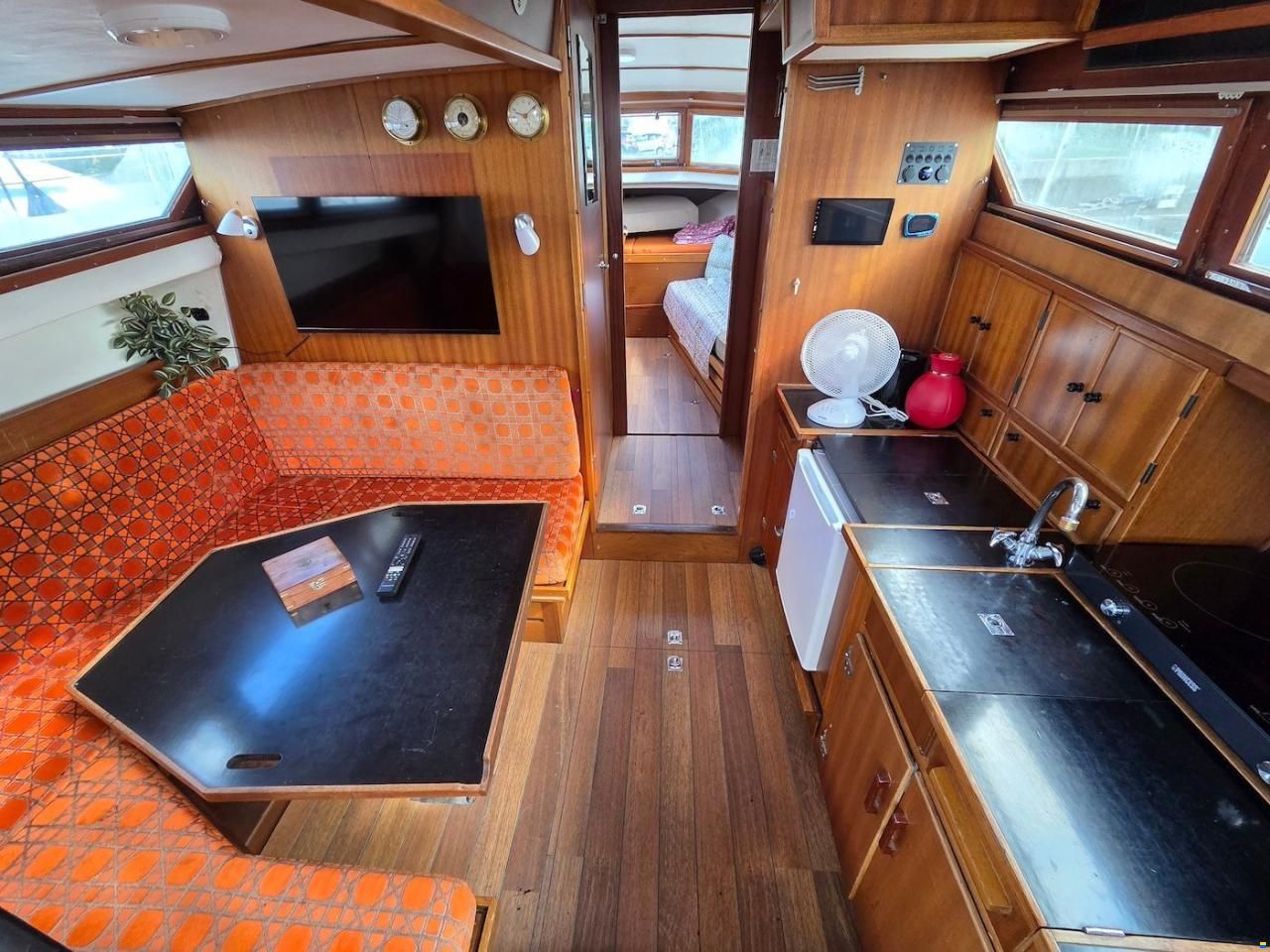 Coronet 32 Oceanfarer