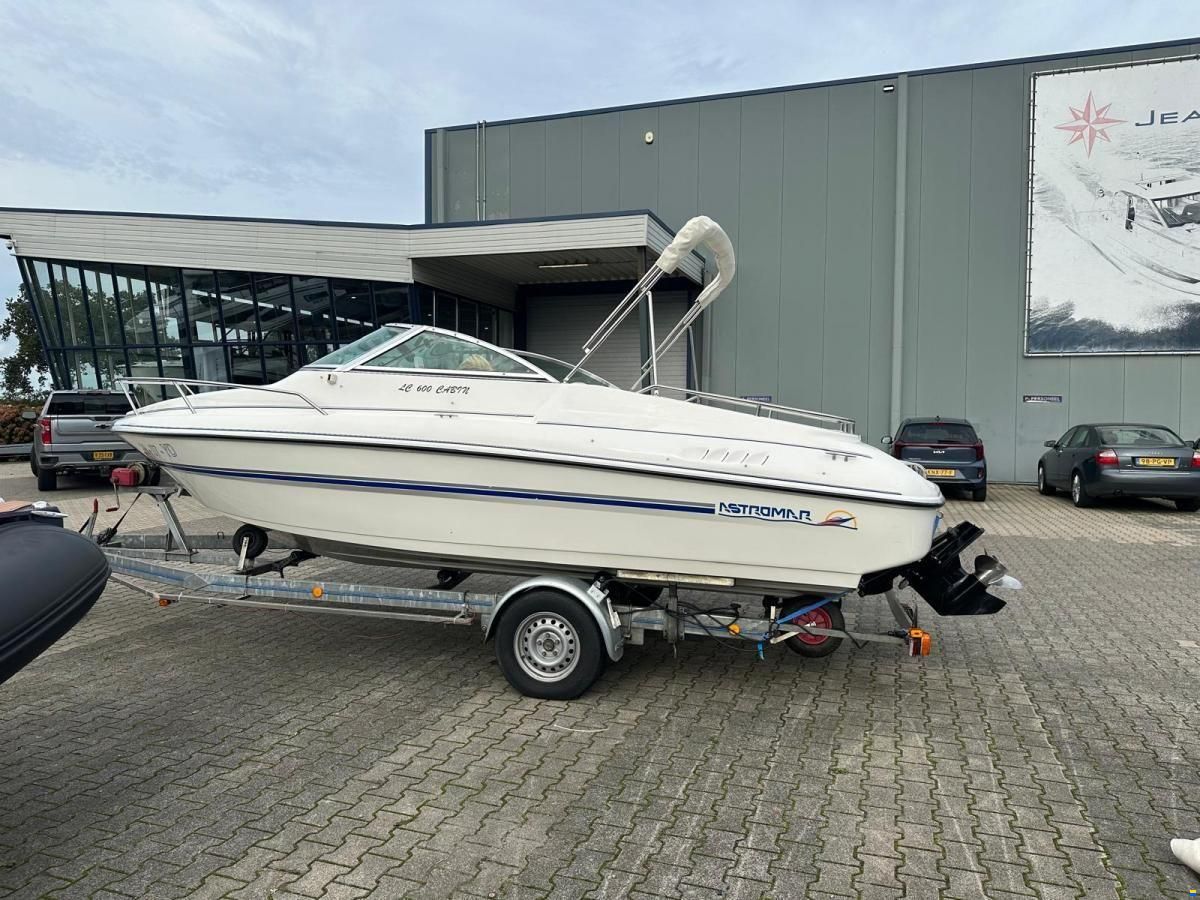 Astromar LC600 Cabin