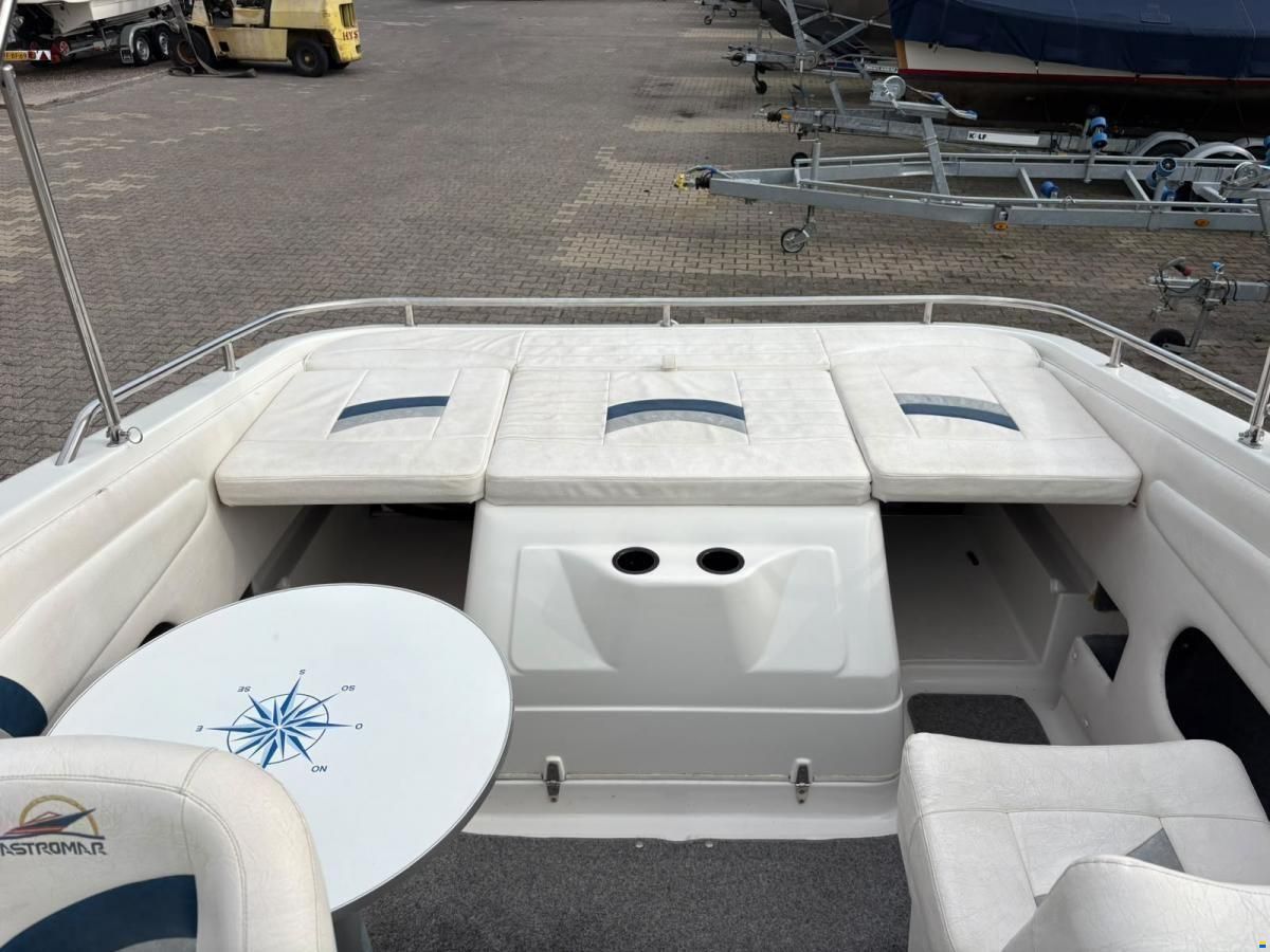 Astromar LC600 Cabin