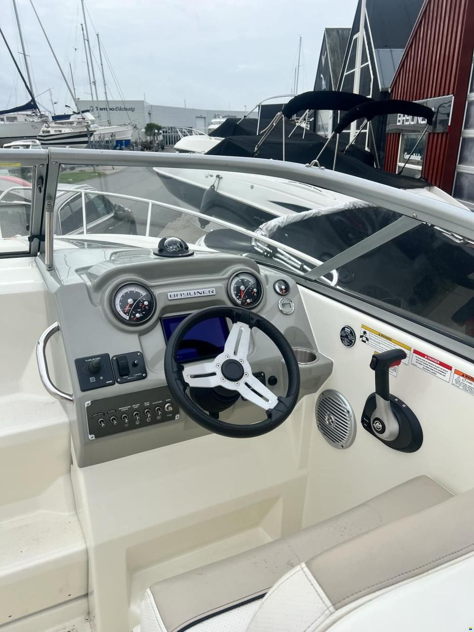 Bayliner 742R