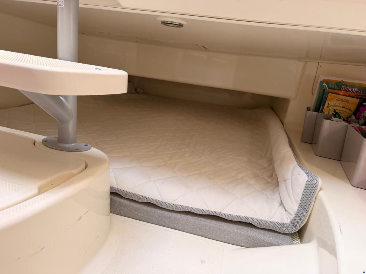 Quicksilver Activ 805 Sundeck