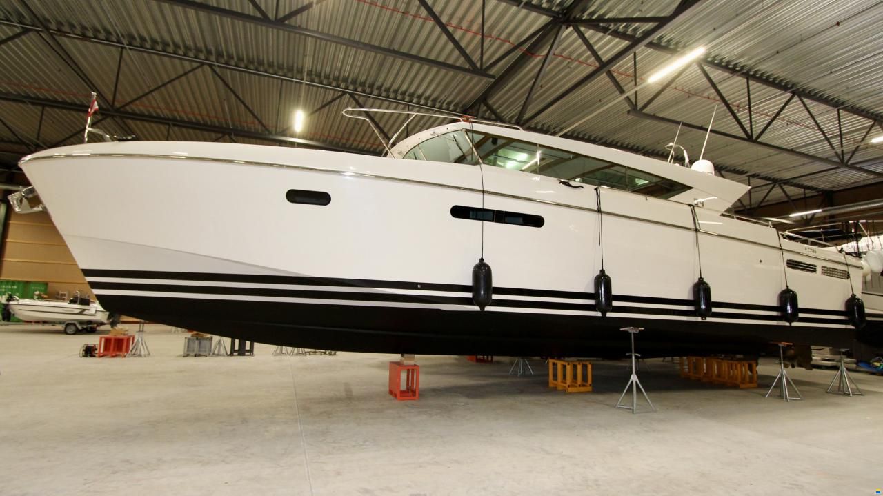 Delta Powerboats 54