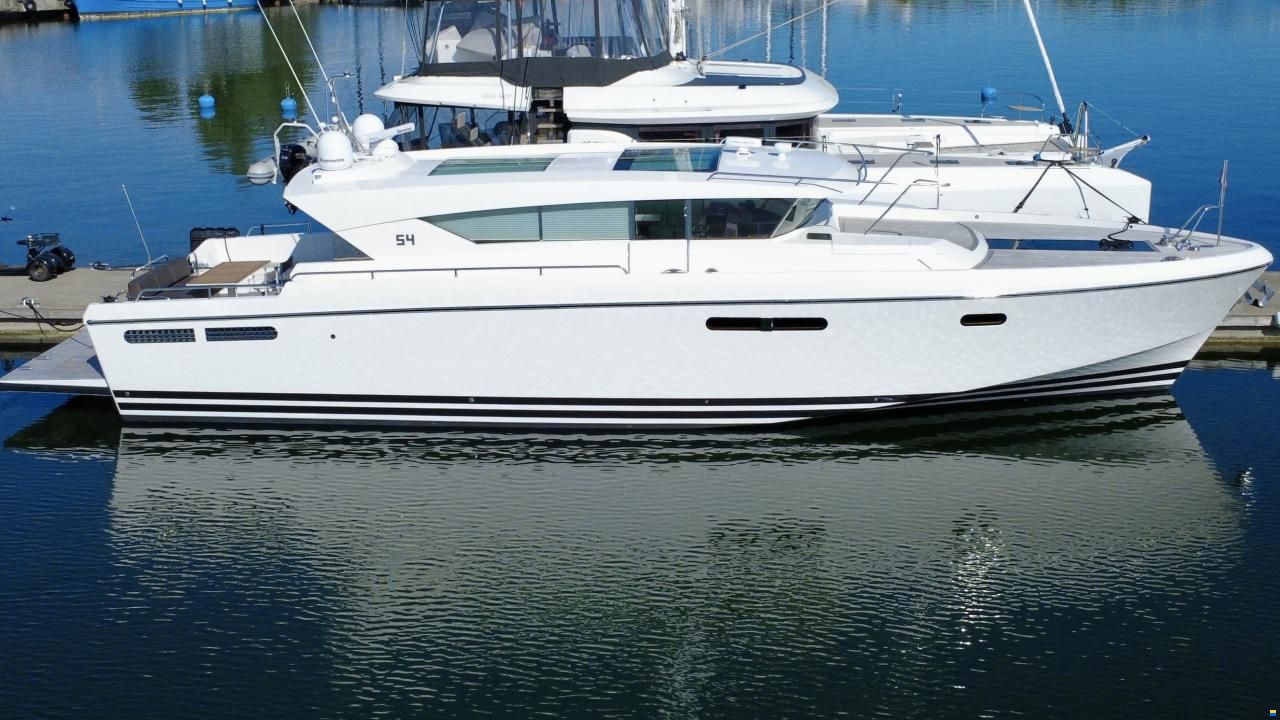 Delta Powerboats 54