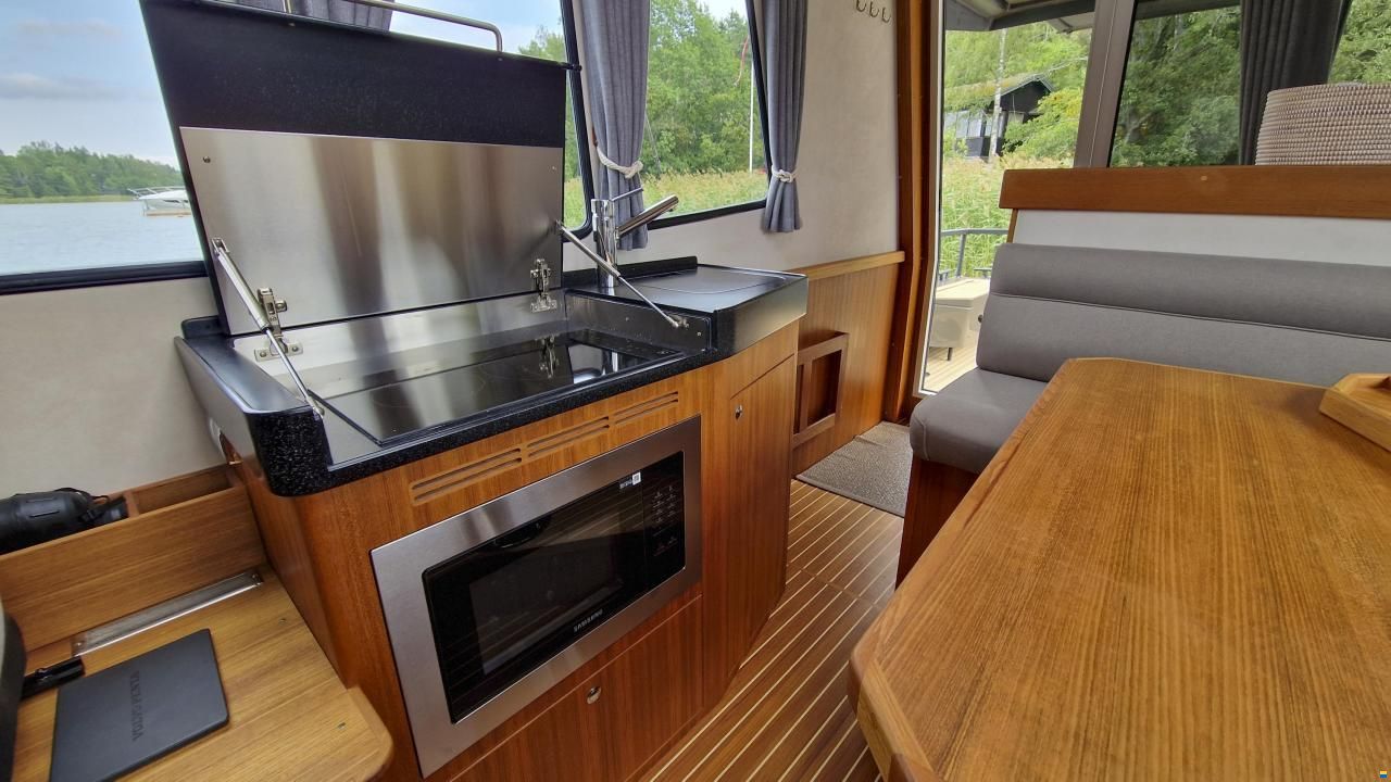 Targa 37 CFC Aft Door