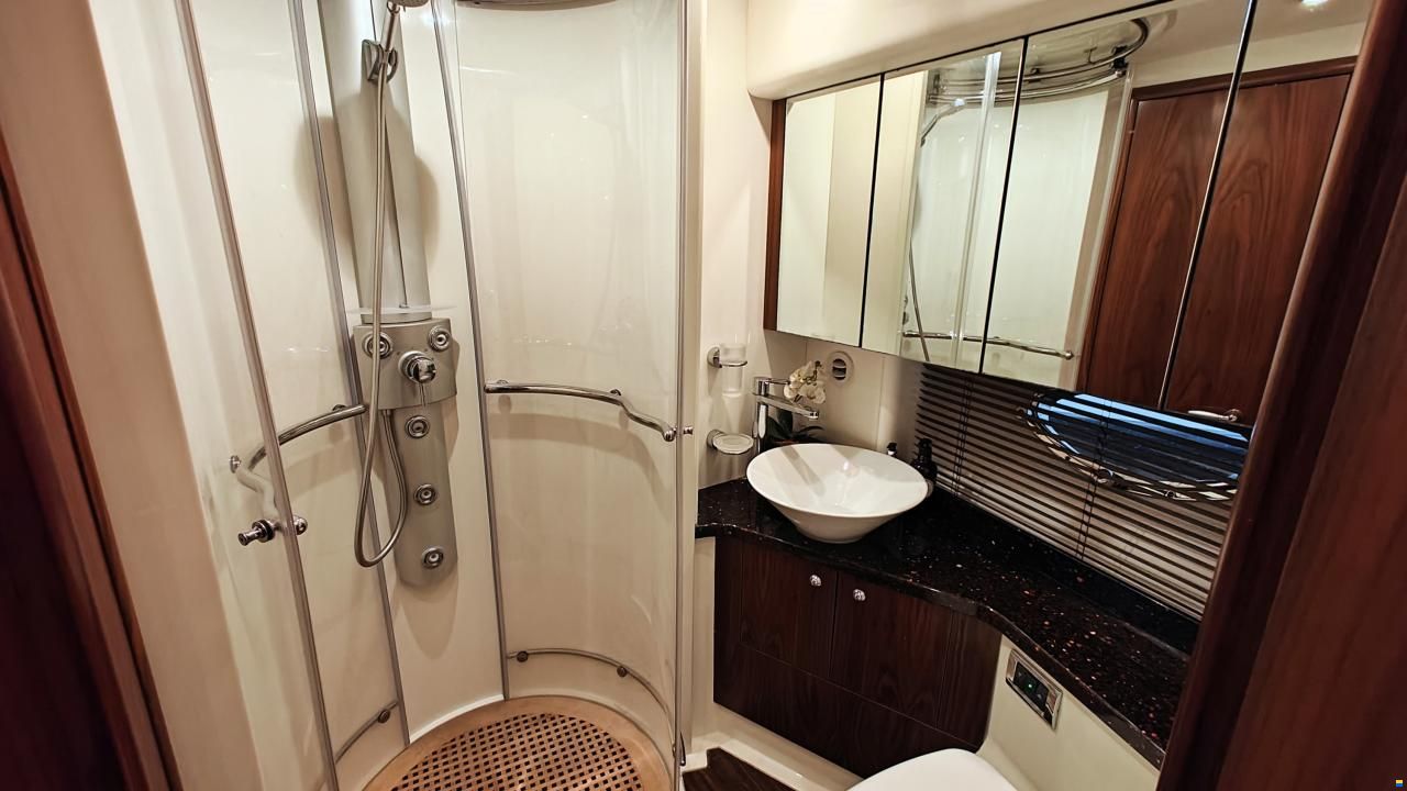 Sunseeker Predator 62