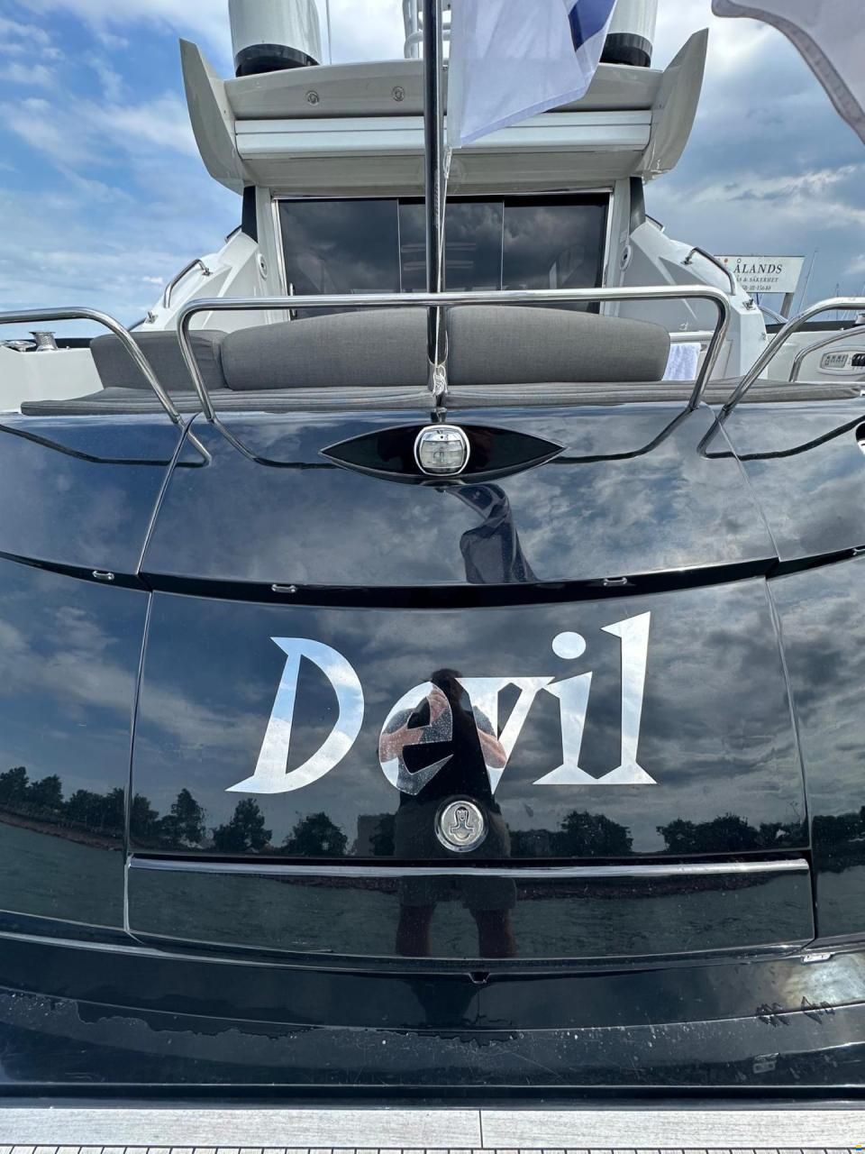 Sunseeker Predator 62