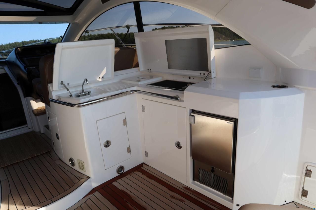 Sunseeker Portofino 48