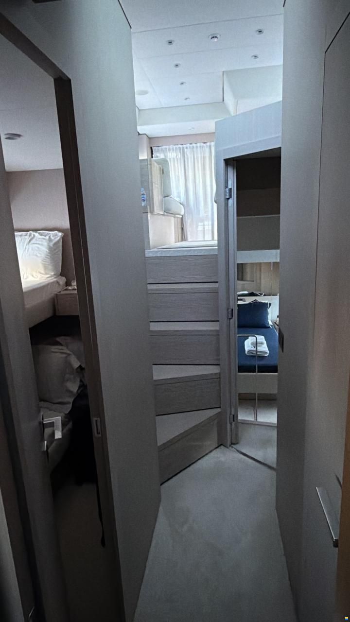Ferretti 500