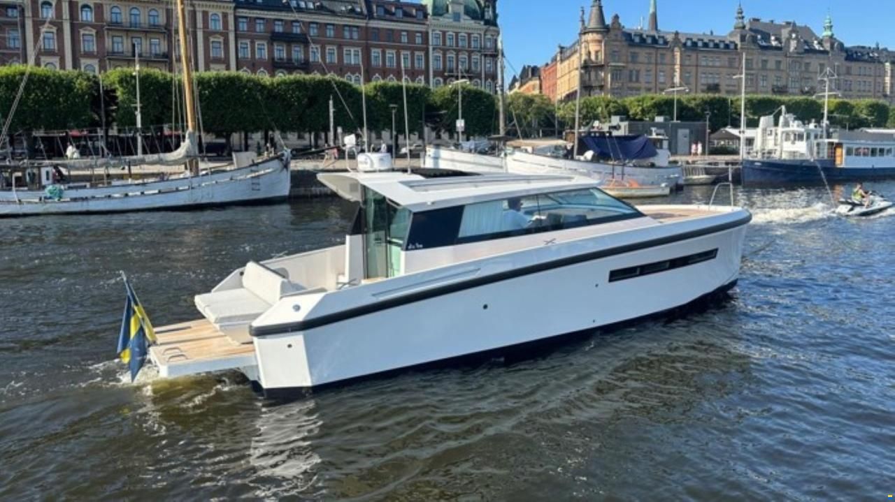 Delta Powerboats 33 Coupé
